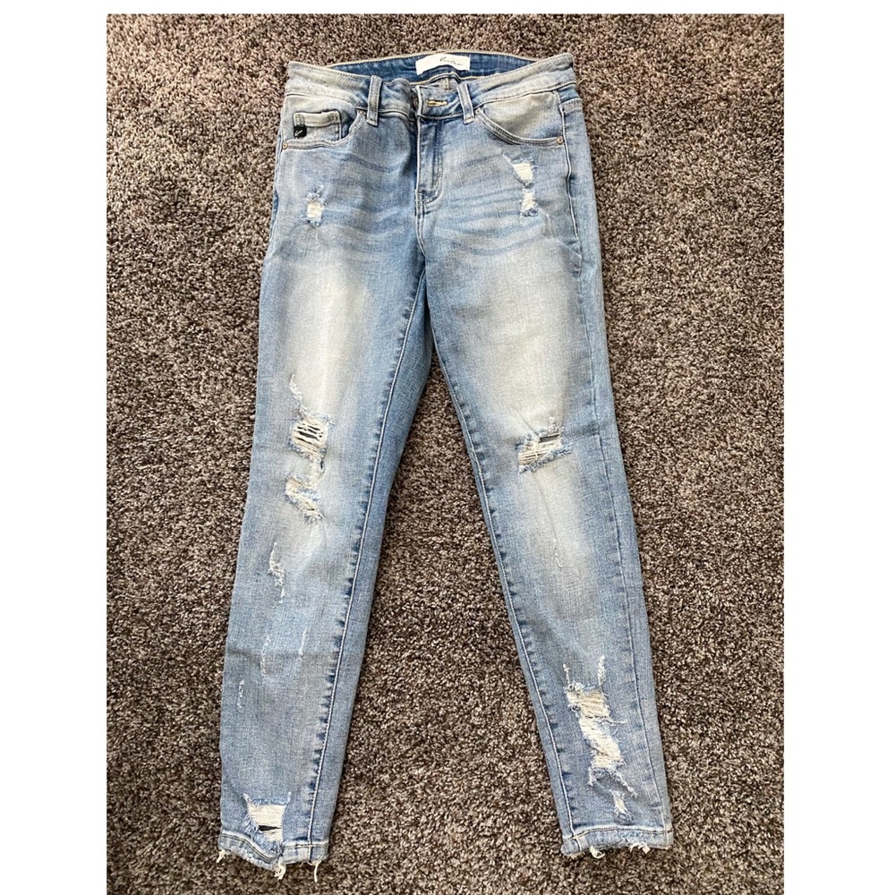 KanCan Distressed Jeans Size 5/26